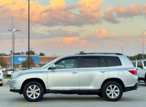 2012 Toyota Highlander SE