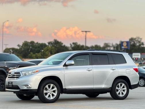 2012 Toyota Highlander SE