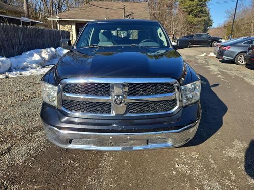 2017 RAM 1500 SLT