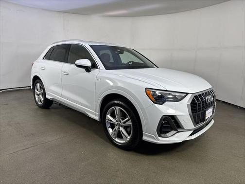 2020 Audi Q3 45 S line Premium