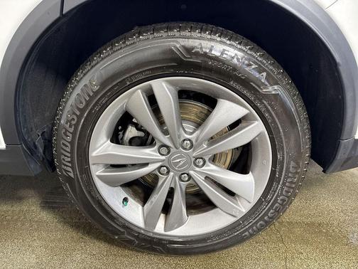 Platinum White Pearl 2026 Acura MDX Standard