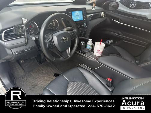 Wind Chill Pearl/Midnight Black Metallic 2023 Toyota Camry SE