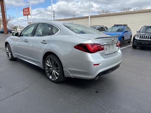 2019 INFINITI Q70 3.7X LUXE