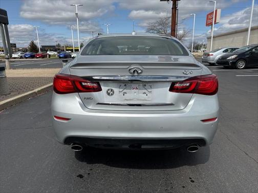 2019 INFINITI Q70 3.7X LUXE
