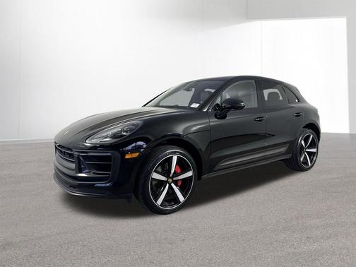 Jet Black Metallic 2022 Porsche Macan Macan