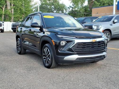 Mosaic Black Metallic 2024 Chevrolet Trailblazer LT