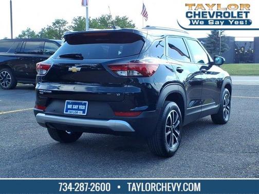 Mosaic Black Metallic 2024 Chevrolet Trailblazer LT