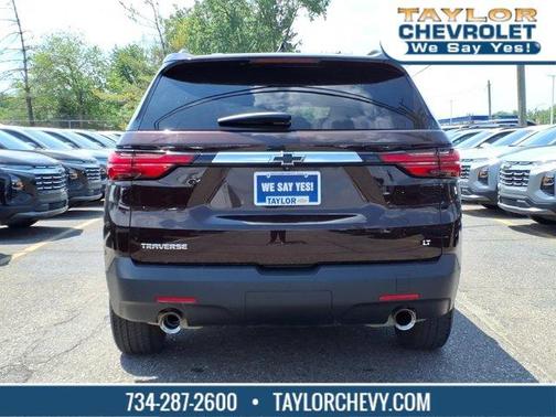 Black Cherry Metallic 2023 Chevrolet Traverse LT Cloth