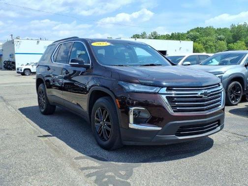Black Cherry Metallic 2023 Chevrolet Traverse LT Cloth