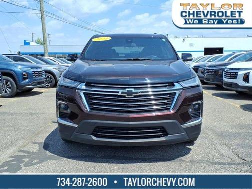 Black Cherry Metallic 2023 Chevrolet Traverse LT Cloth