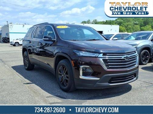 Black Cherry Metallic 2023 Chevrolet Traverse LT Cloth