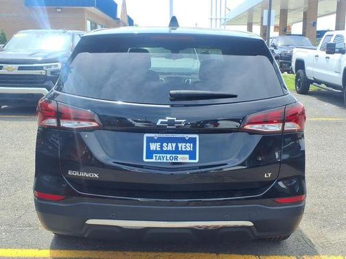 Mosaic Black Metallic 2024 Chevrolet Equinox LT