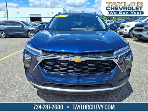 Blue Glow Metallic 2024 Chevrolet Trax LT