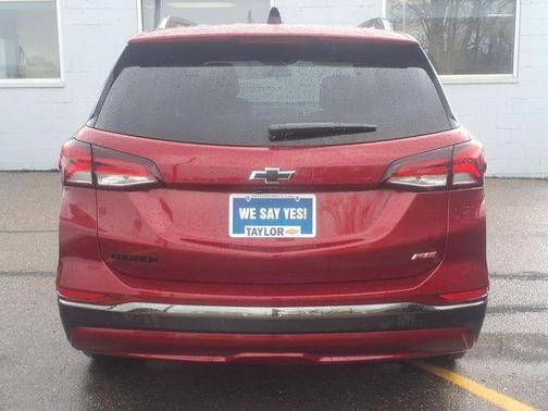 Cherry Red Tintcoat 2022 Chevrolet Equinox RS