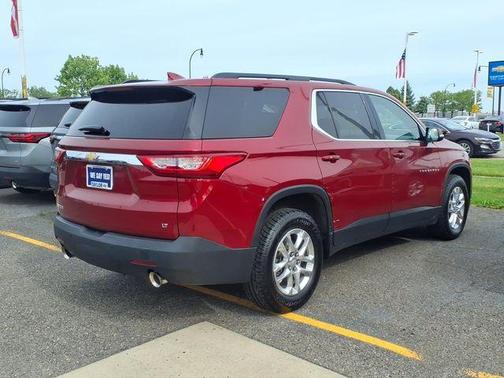 Cajun Red Tintcoat 2019 Chevrolet Traverse LT Cloth