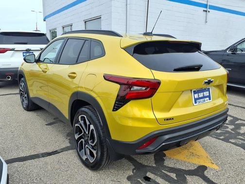 Nitro Yellow 2025 Chevrolet Trax 2RS