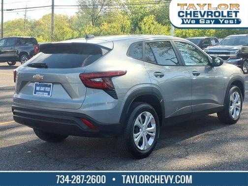 Sterling Gray Metallic 2024 Chevrolet Trax LS