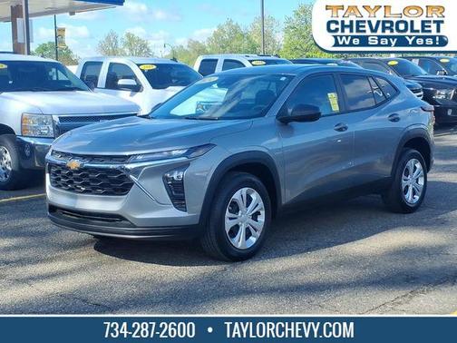 Sterling Gray Metallic 2024 Chevrolet Trax LS