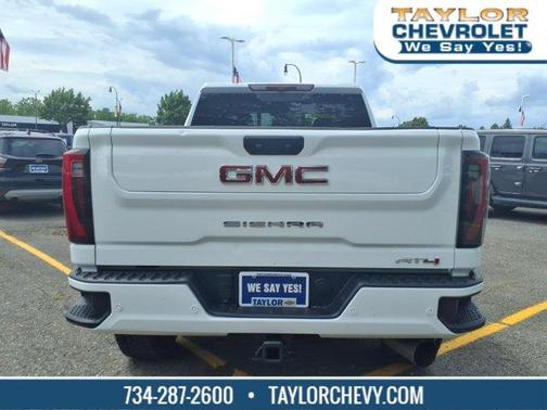 2024 GMC Sierra 2500 AT4