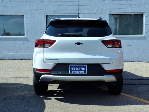Summit White 2025 Chevrolet Trailblazer LT