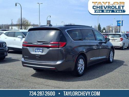 2022 Chrysler Pacifica Touring-L
