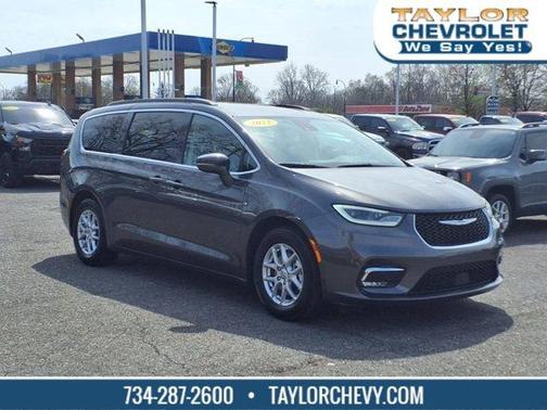 2022 Chrysler Pacifica Touring-L