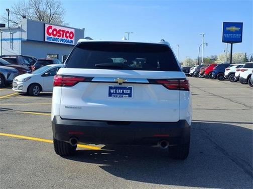 2022 Chevrolet Traverse LT Cloth