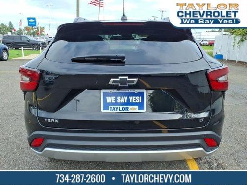 Mosaic Black Metallic 2024 Chevrolet Trax LT