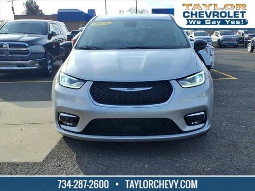 2024 Chrysler Pacifica Touring-L