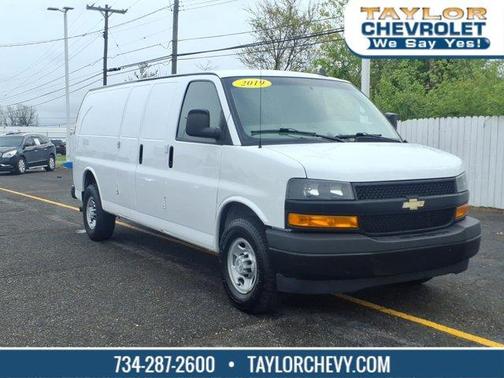 Summit White 2019 Chevrolet Express 2500 Work Van