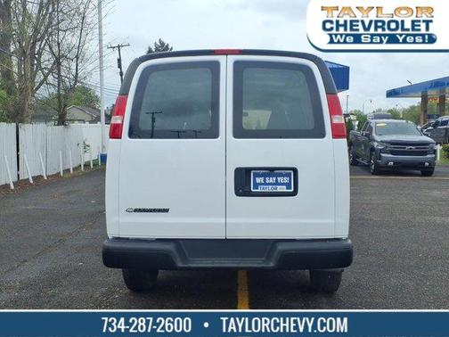Summit White 2019 Chevrolet Express 2500 Work Van