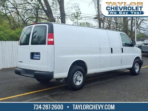 Summit White 2019 Chevrolet Express 2500 Work Van