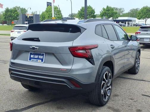 Sterling Gray Metallic 2024 Chevrolet Trax 2RS