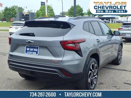 Sterling Gray Metallic 2024 Chevrolet Trax 2RS