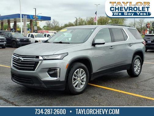 Sterling Gray Metallic 2023 Chevrolet Traverse LT Cloth
