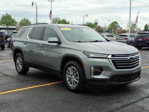 Sterling Gray Metallic 2023 Chevrolet Traverse LT Cloth