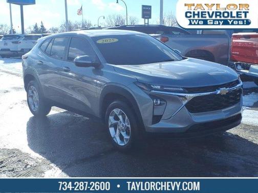 2025 Chevrolet Trax LS