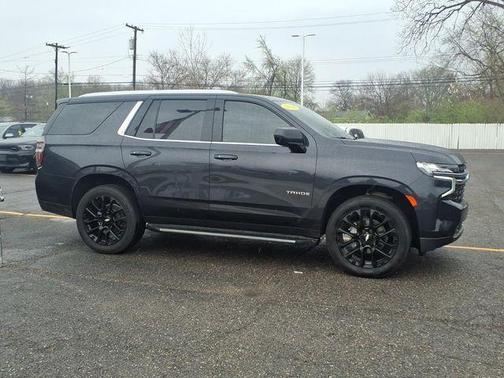 Dark Ash Metallic 2022 Chevrolet Tahoe LS