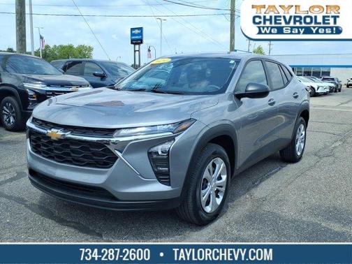 Sterling Gray Metallic 2024 Chevrolet Trax LS