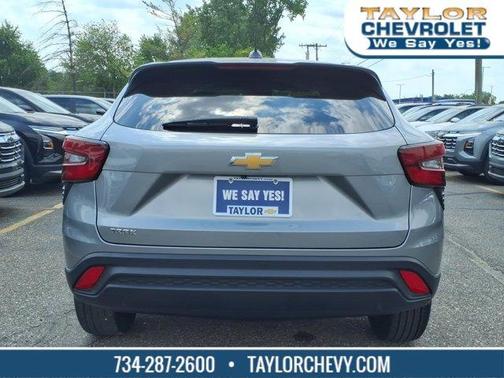 Sterling Gray Metallic 2024 Chevrolet Trax LS