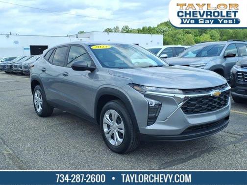Sterling Gray Metallic 2024 Chevrolet Trax LS