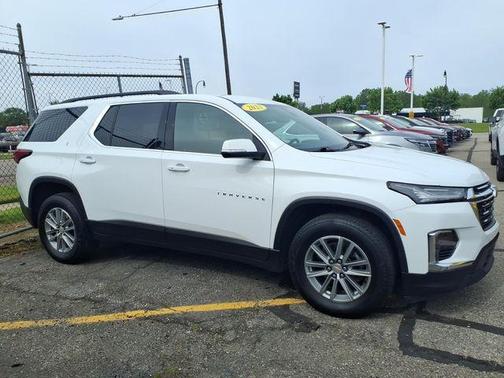 Summit White 2023 Chevrolet Traverse LT Cloth