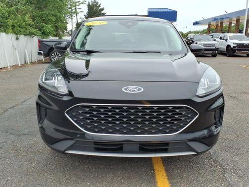 Black Metallic 2021 Ford Escape SE