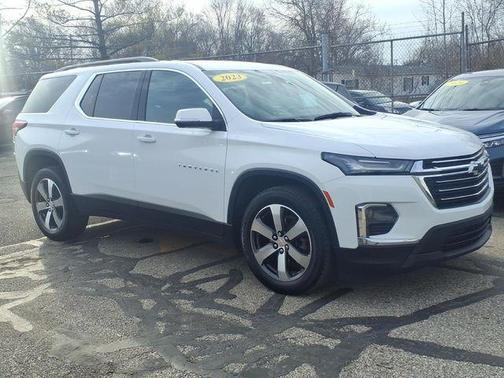 Summit White 2023 Chevrolet Traverse LT Leather