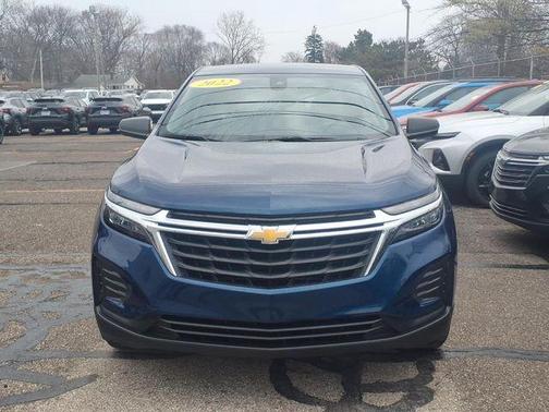 Blue Glow Metallic 2022 Chevrolet Equinox LS