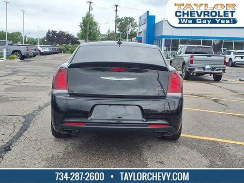 2018 Chrysler 300 S