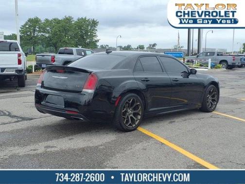 2018 Chrysler 300 S