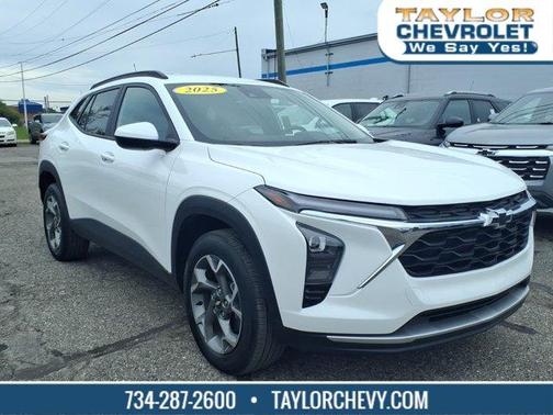 Summit White 2025 Chevrolet Trax LT