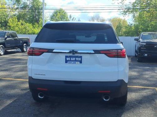 Summit White 2023 Chevrolet Traverse LS