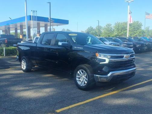 Black 2022 Chevrolet Silverado 1500 LT